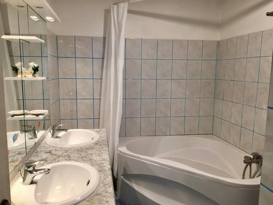 "Filou" Spacieux T3 Avec Vue Canal Et Wifi Appartement Sète Buitenkant foto